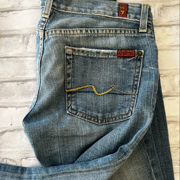 7 For All Mankind Lightwash Bootcut - Picture 2 of 8